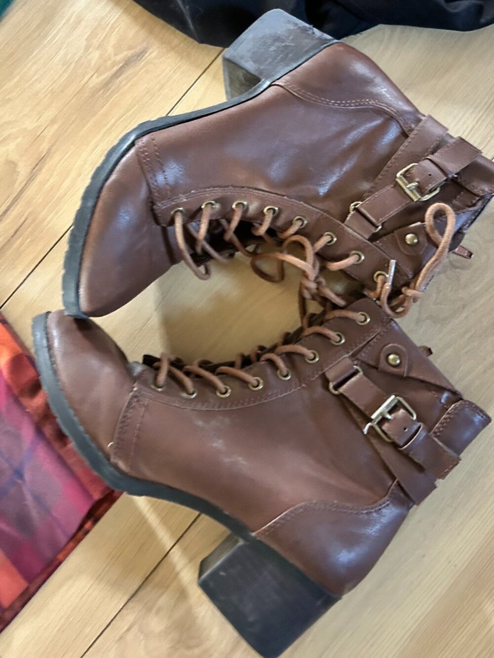 faux leather womans size 81/2 brown shoes boots eight half gorpcore fall